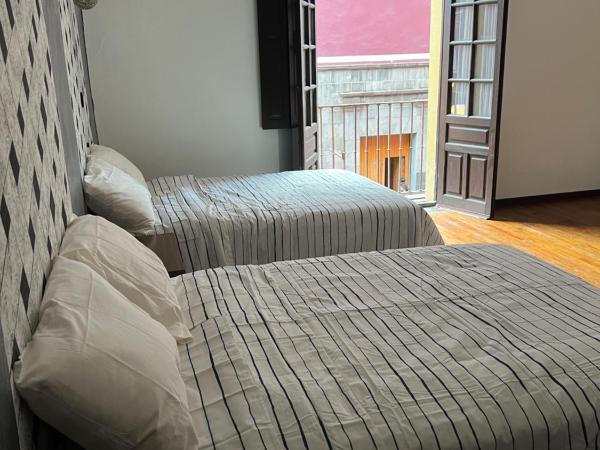 Catedral 304 : photo 4 de la chambre chambre lits jumeaux avec balcon