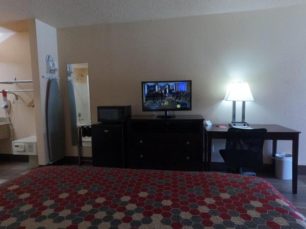 Econo Lodge Inn & Suites Downtown Northeast near Fort Sam Houston : photo 10 de la chambre suite lit king-size – non-fumeurs