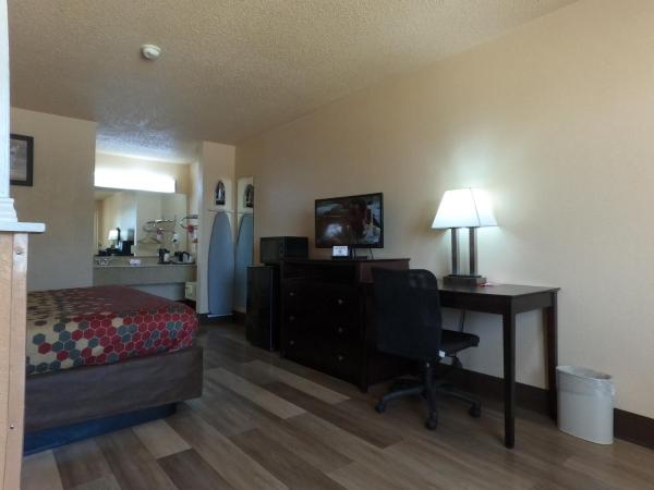 Econo Lodge Inn & Suites Downtown Northeast near Fort Sam Houston : photo 2 de la chambre chambre lit king-size - accessible aux personnes à mobilité réduite/non-fumeurs