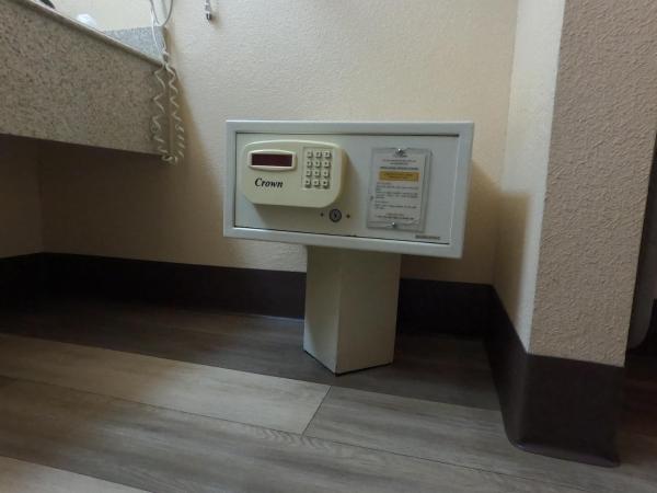 Econo Lodge Inn & Suites Downtown Northeast near Fort Sam Houston : photo 1 de la chambre chambre lit king-size - accessible aux personnes à mobilité réduite/non-fumeurs