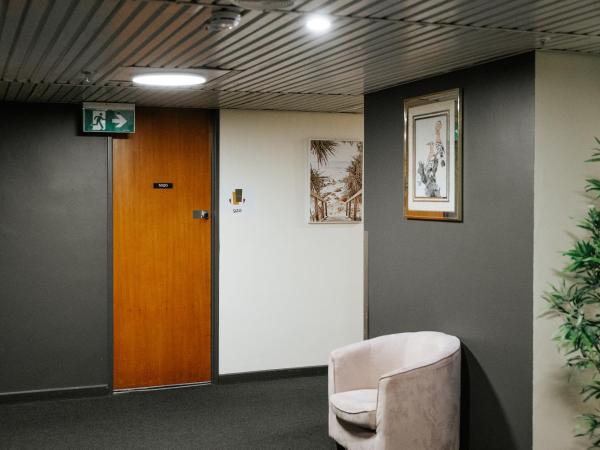 Canberra Accommodation Centre : photo 6 de la chambre standard family (twin) room with shared bathroom