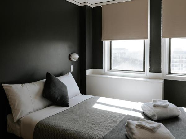 Canberra Accommodation Centre : photo 8 de la chambre standard family (twin) room with shared bathroom