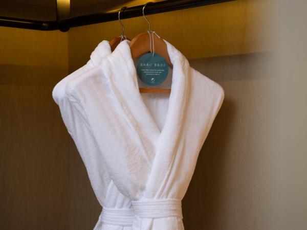 Element Guangzhou Baiyun : photo 6 de la chambre chambre lit king-size - vue sur parc