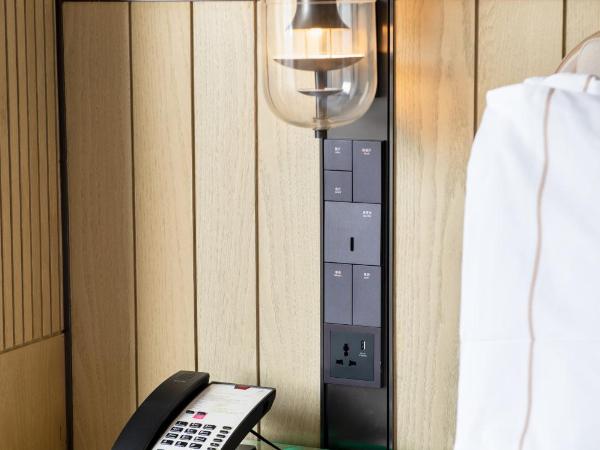 Element Guangzhou Baiyun : photo 3 de la chambre chambre lit king-size - vue sur parc