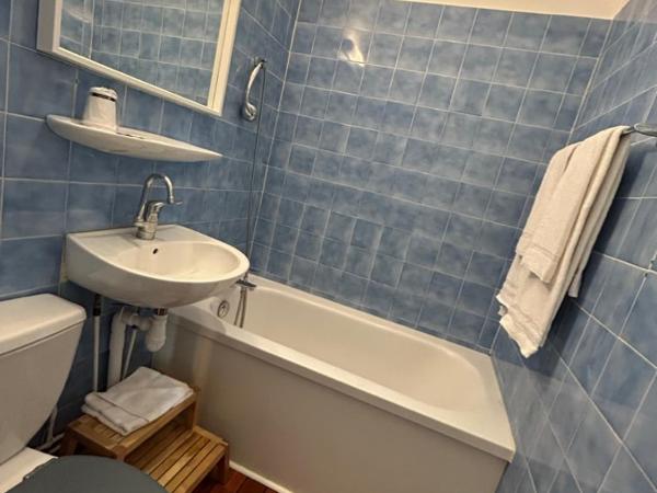 Hôtel de la Croix-Rousse : photo 5 de la chambre chambre double