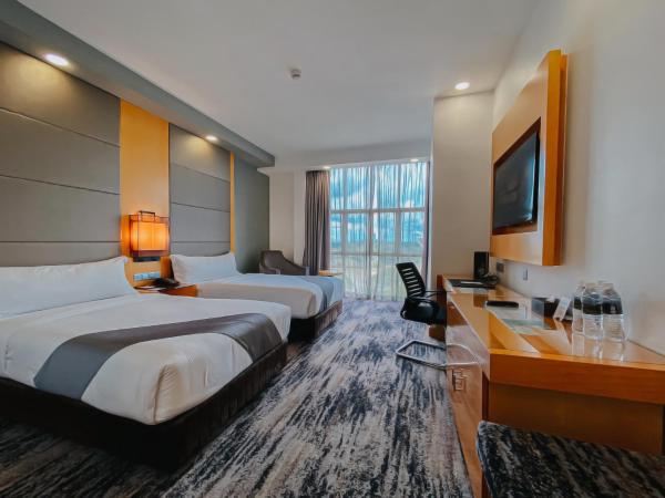 The Waterfront Hotel Kuching : photo 2 de la chambre chambre lits jumeaux - Étage club