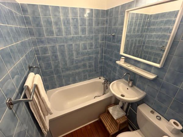 Hôtel de la Croix-Rousse : photo 3 de la chambre chambre simple supérieure