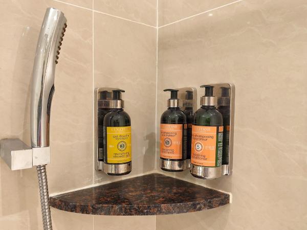 The Waterfront Hotel Kuching : photo 1 de la chambre chambre lits jumeaux - Étage club