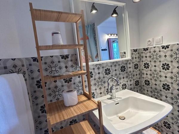 Hôtel de la Croix-Rousse : photo 10 de la chambre chambre lits jumeaux supérieure