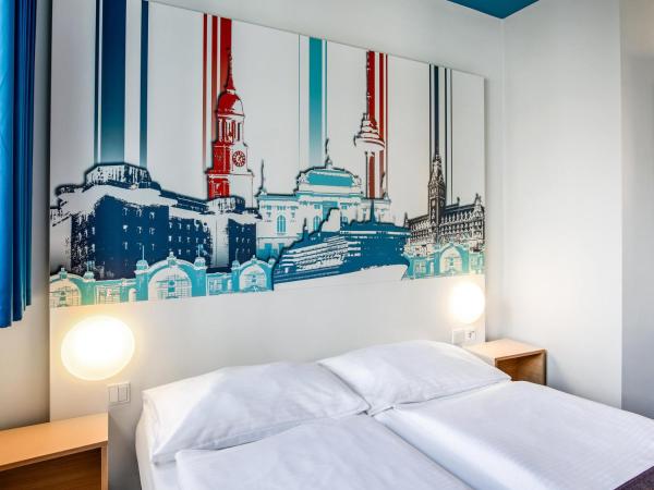 B&B Hotel Hamburg City-Ost : photo 6 de la chambre chambre triple