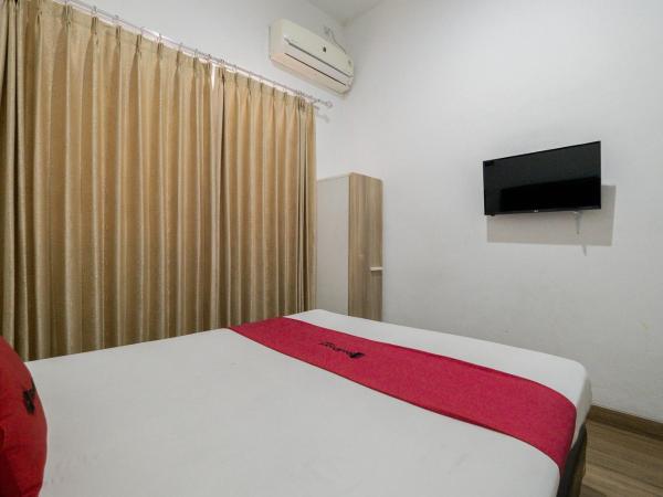 RedDoorz near Surabaya Town Square : photo 2 de la chambre chambre double