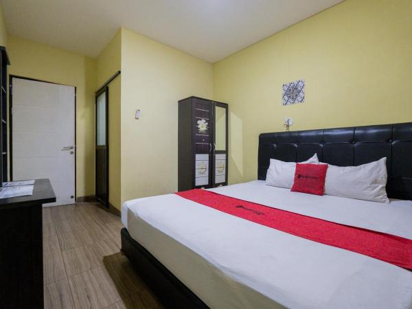 RedDoorz near Surabaya Town Square : photo 4 de la chambre chambre double