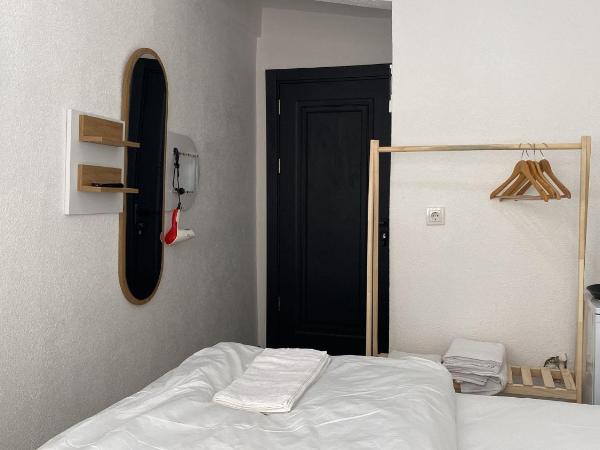 Noya Suites : photo 5 de la chambre chambre double avec salle de bains privative