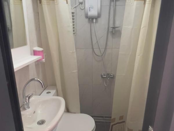 Noya Suites : photo 4 de la chambre chambre double avec salle de bains privative