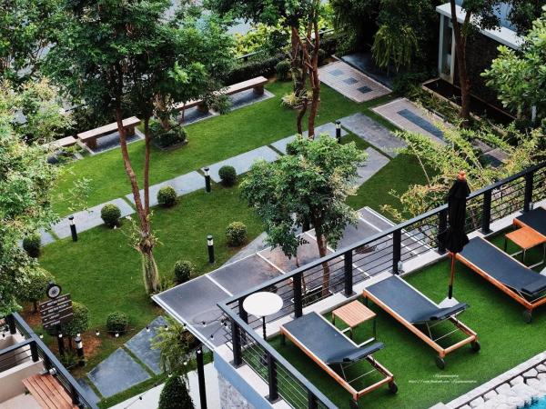 Natee The Riverfront Hotel Kanchanaburi : photo 9 de la chambre chambre double ou lits jumeaux deluxe avec balcon