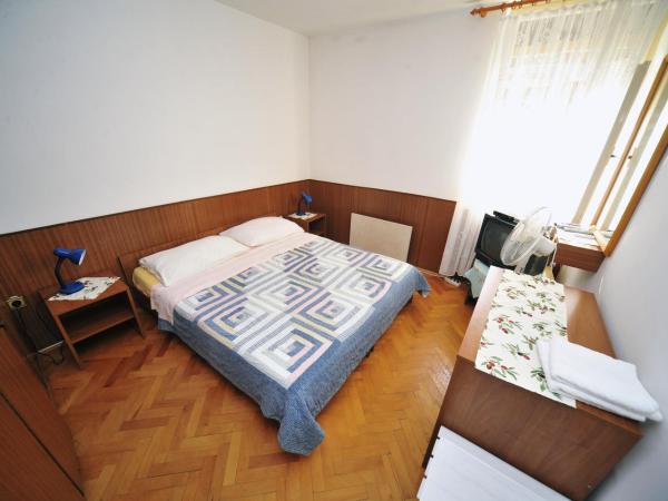 Rooms Novaković : photo 6 de la chambre chambre double avec salle de bains commune