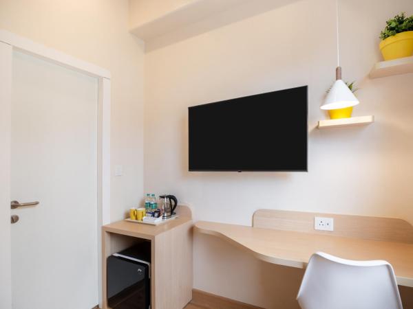 Bloom Hotel - HSR Layout Sec 6 : photo 6 de la chambre chambre standard lit queen-size