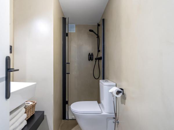 Hostal Boutique Es Menut : photo 4 de la chambre chambre quadruple avec balcon 