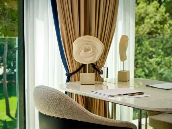 Grand Hotel Brioni Pula, A Radisson Collection Hotel : photo 7 de la chambre suite jardin