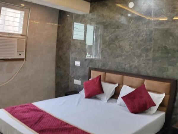 Hotel Goyal Palace : photo 2 de la chambre chambre double standard avec ventilateur