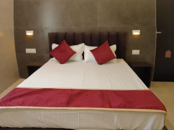 Hotel Goyal Palace : photo 2 de la chambre chambre deluxe (2 adultes + 1 enfant)