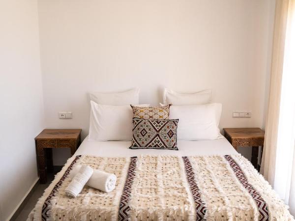 Blue Waves Surf House : photo 1 de la chambre chambre double deluxe - vue sur mer