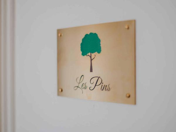 Château de Bayssan : photo 10 de la chambre appartement - vue sur jardin