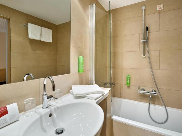 Austria Trend Hotel Ananas Wien : photo 5 de la chambre chambre lits jumeaux classique avec baignoire
