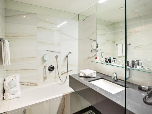 Austria Trend Hotel Congress Innsbruck : photo 10 de la chambre suite avec terrasse