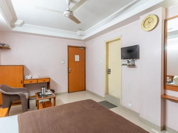 Hotel Sanmati : photo 7 de la chambre chambre double standard avec ventilateur