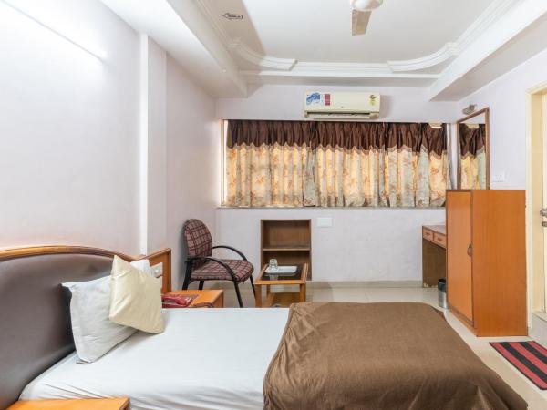 Hotel Sanmati : photo 1 de la chambre chambre double standard avec ventilateur