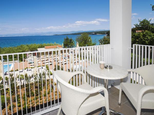 Hotel Vila Rova : photo 6 de la chambre chambre double avec balcon - vue sur mer