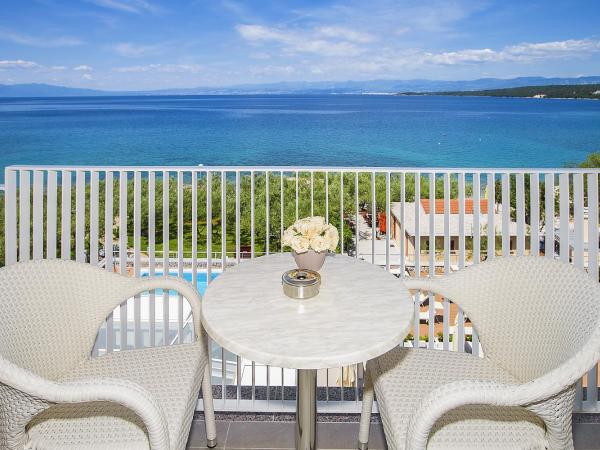 Hotel Vila Rova : photo 5 de la chambre chambre double avec balcon - vue sur mer