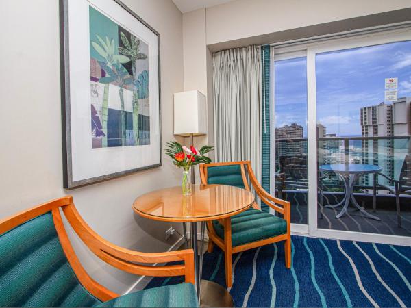 Ocean Views from balcony Walk to Beach and Mall 3024 : photo 7 de la chambre appartement