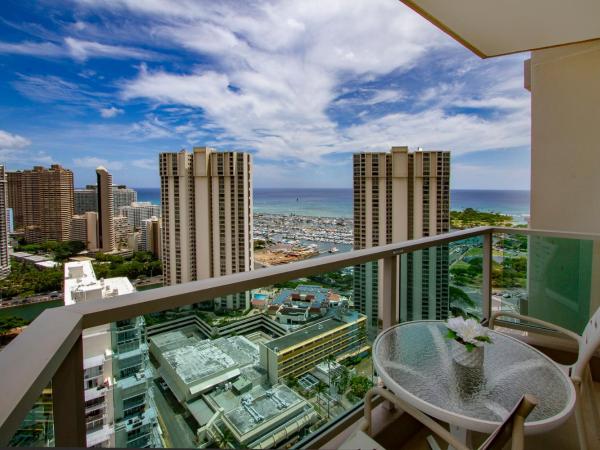 Ocean Views from balcony Walk to Beach and Mall 3024 : photo 2 de la chambre appartement