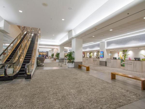 Ocean Views from balcony Walk to Beach and Mall 3024 : photo 10 de la chambre appartement