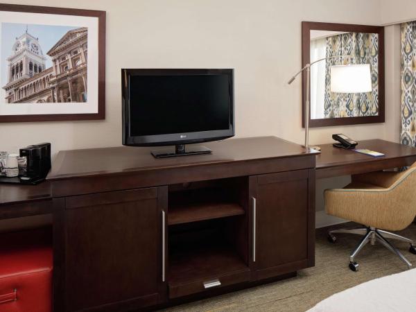 Hampton Inn Louisville Downtown : photo 3 de la chambre chambre lit queen-size - non-fumeurs