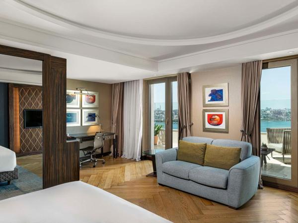 Radisson Blu Hotel Istanbul Pera : photo 2 de la chambre suite panoramique avec terrasse - vue sur corne d'or