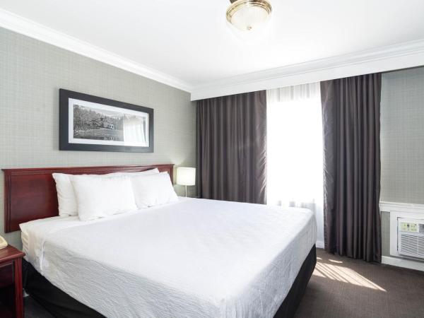 Sandman Hotel Red Deer : photo 1 de la chambre chambre standard 1 lit king-size 
