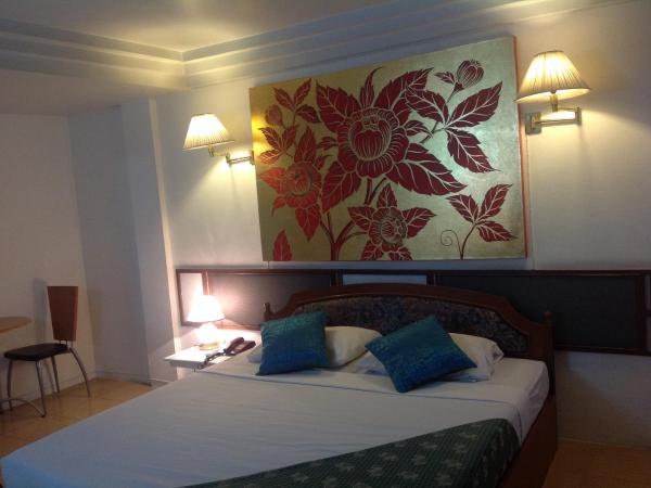 Highway Hotel : photo 9 de la chambre chambre deluxe double ou lits jumeaux