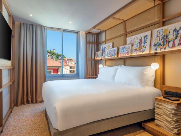Canopy by Hilton Cannes : photo 2 de la chambre chambre lit king-size