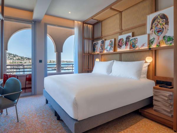 Canopy by Hilton Cannes : photo 4 de la chambre suite junior lit king-size - vue sur mer