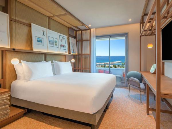 Canopy by Hilton Cannes : photo 2 de la chambre suite 1 chambre lit king-size avec vue sur mer