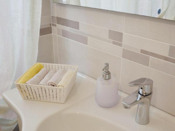 Da Virginia B&B : photo 4 de la chambre chambre simple avec salle de bains commune