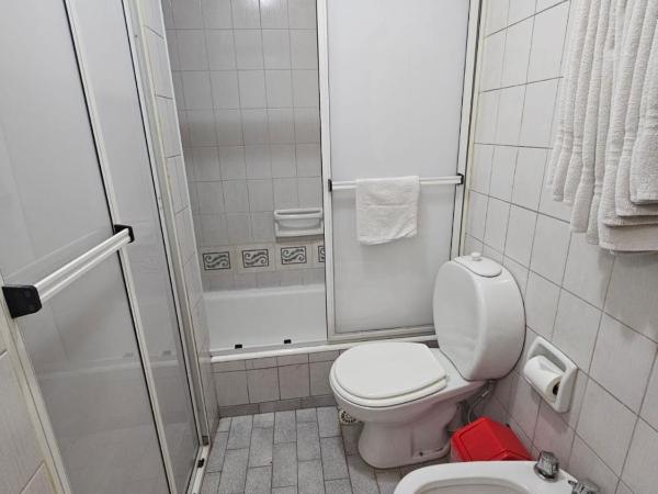 DAKAR HOSTEL : photo 4 de la chambre bed in 6-bed dormitory room with private bathroom