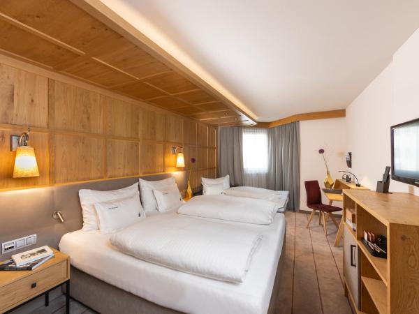 Hotel Innsbruck : photo 3 de la chambre chambre double avec lit d'appoint