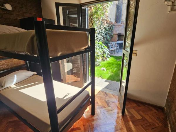 DAKAR HOSTEL : photo 1 de la chambre bed in 6-bed dormitory room with private bathroom