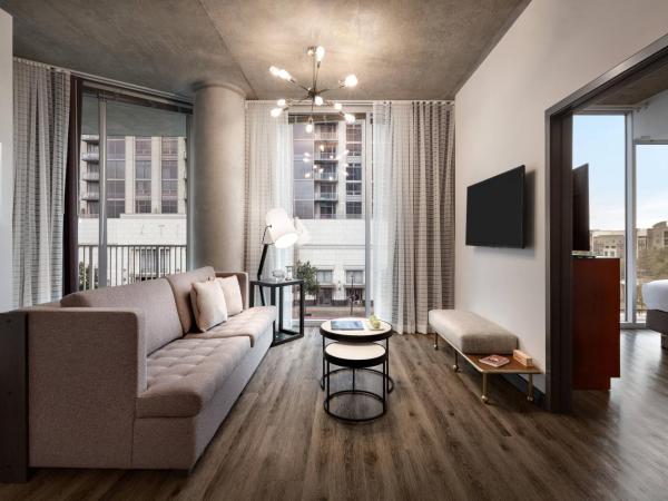 Twelve Midtown, Marriott Autograph Collection : photo 1 de la chambre suite king 1 chambre avec balcon