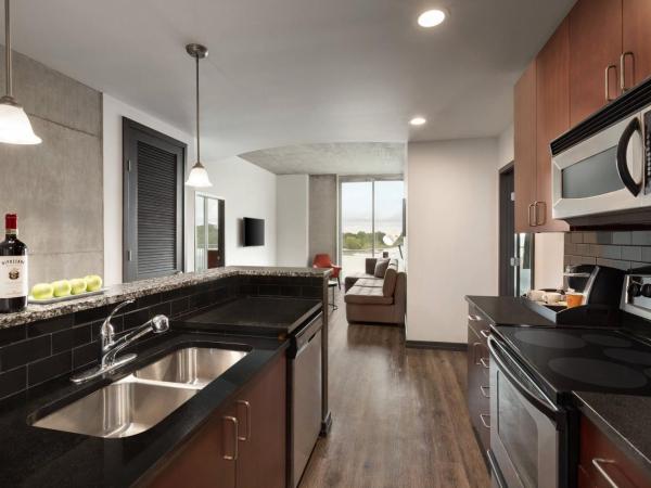 Twelve Midtown, Marriott Autograph Collection : photo 8 de la chambre suite 2 chambres avec lit king-size