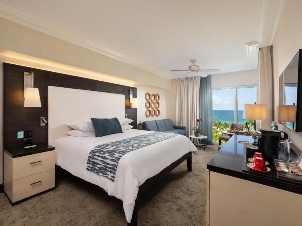 The Palms Hotel & Spa : photo 2 de la chambre hébergement supérieur avec 1 lit king-size et canapé-lit - côté océan